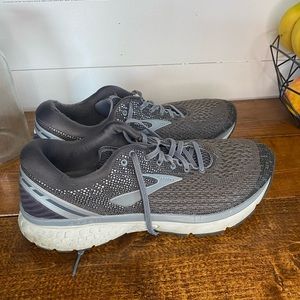 Brooks ghost mens size 11
